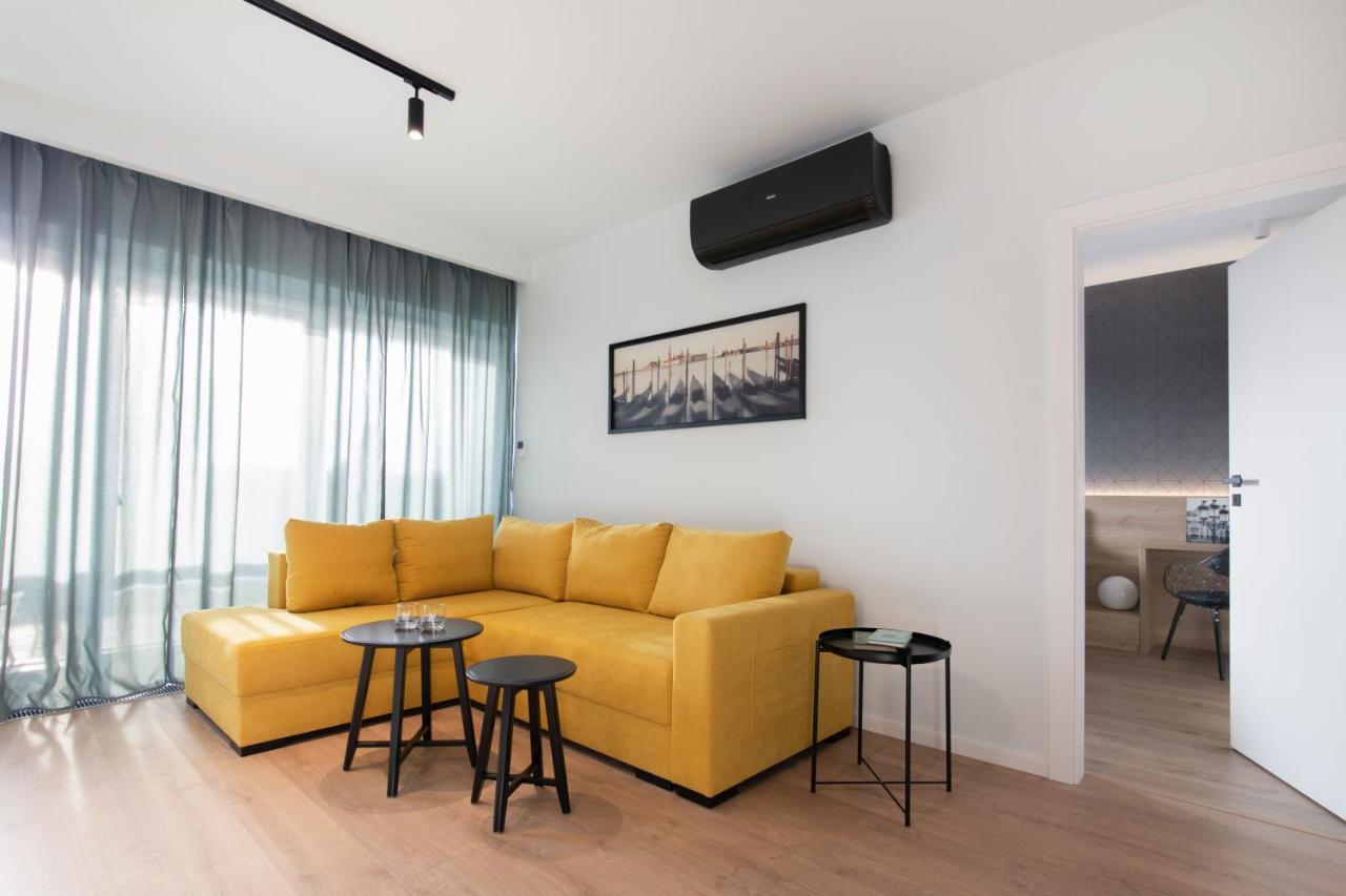 Zolta Sofa Apartment Poznan